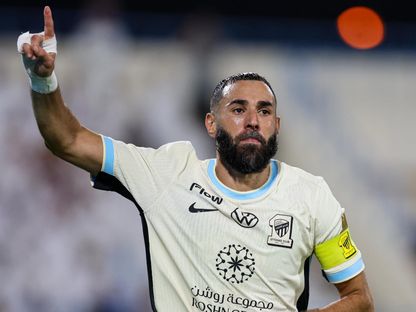 احتفال كريم بنزيما نجم الاتحاد بعد تسجيل هاتريك في مرمى الأخدود بدوري روشن السعودي - 30 أغسطس 2025 - X/@ittihad