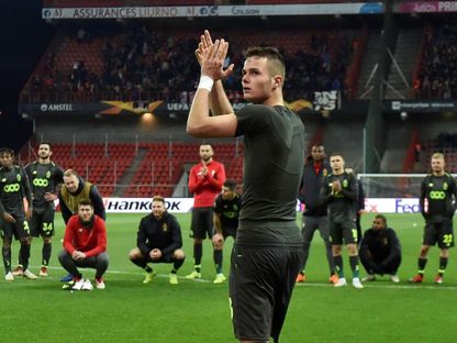 بكلمات مؤثرة.. لاعب إنتر ميلان السابق يعلن اعتزاله عن عمر 26 عاماً