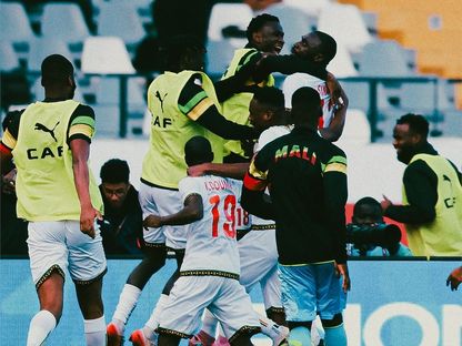 لاسين سينيايوكو مهاجم مالي يحتفل بالتسجيل ضد زامبيا - 22 ديسمبر 2025 - X/@CAF_Online