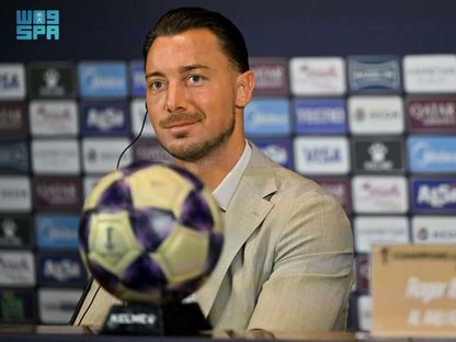 مدرب الأهلي السعودي ماتياس يايسله وروجر إيبانيز خلال مؤتمر صحافي - 16 أبريل 2026 - X/@SPA_Spor