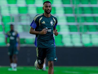 متعب الحربي مدافع السعودية خلال تدريب - 13 يونيو 2026 - X/@SaudiNT