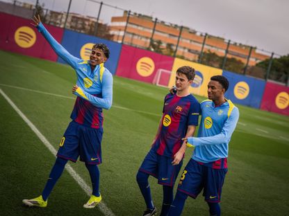 لامين يامال وأليخاندرو بالدي وبابلو غافي من تدريبات برشلونة قبل مباراة سلافيا براغ بدوري أبطال أوروبا - 19 يناير 2026 - X/FCBarcelona_es