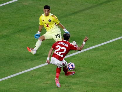 إمام عاشور نجم الأهلي المصري لحظة إهدار فرصة محققة أمام إنتر ميامي الأميركي بكأس العالم للأندية - 15 يونيو 2025 - Reuters