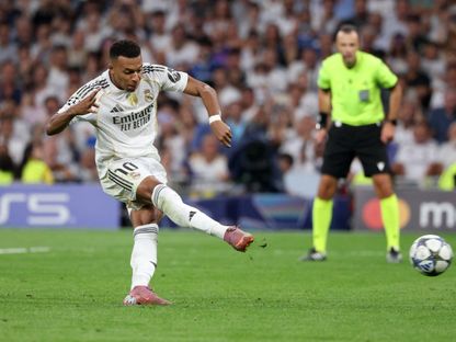كيليان مبابي يسجل ركلة الجزاء الثانية لريال مدريد ضد مارسيليا - 16 سبتمبر 2025 - Reuters