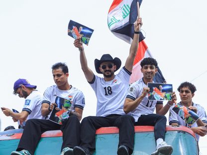 احتفال أيمن حسين ولاعبي العراق بالتأهل لكأس العالم - 4 أبريل 2026 - x@IraqNT_EN