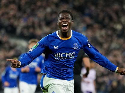 إيفرتون يدهس نيوكاسل ويصعد لمواجهة فليتوود في كأس الرابطة
