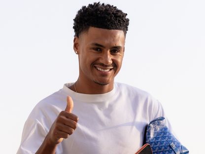المهاجم الإنجليزي أولي واتكينز لدى دخوله لمركز تدريبات الهلال السعودي - 5 سبتمبر 2026 - X/@Alhilal_FC