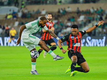 إيفان توني مهاجم الأهلي في مباراة الرياض بالدوري السعودي-30 أكتوبر 2025 - X/@aawsat_spt