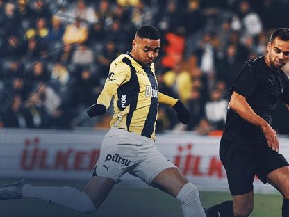 يوسف النصيري يسجّل هدفاً لفنربخشة في مرمى هاتاي سبور بالدوري التركي - 5 يناير 2025 - X/@Fenerbahce