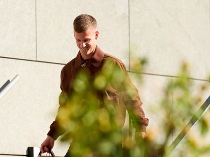 داني أولمو لدى وصوله إلى معسكر منتخب إسبانيا - 6 أكتوبر 2025 - X/@SEFutbol