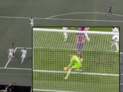 تقنيات بي إن سبورتس تؤكد أن كرة لامين يامال أمام ريال مدريد في الكلاسيكو 21-4-2024 لم تعبر الخط بكامل محيطها - bein/x