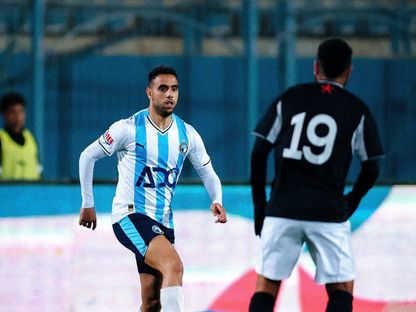 محمد الشيبي لاعب بيراميدز في مواجهة بلال السيد لاعب الجونة في مواجهة الفريقين في الدوري المصري - 28 يناير 2026 - x/@pyramidsfc