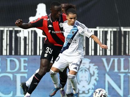 الجزائري إيلان قبال لاعب باريس إف سي في مباراة ضد نيس بالدوري الفرنسي - 28 سبتمبر 2025 - Reuters