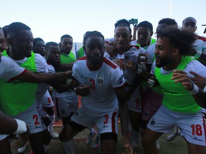 لاعبو الرأس الأخضر يحتفلون بتأهل المنتخب للمرة الأولى إلى كأس العالم 2026 - 13 أكتوبر 2025 - X/@FIFAcom