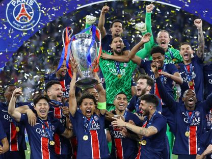 صورة رفع ماركينيوس للقب دوري أبطال أوروبا 2025 لأول مرة في تاريخ باريس سان جيرمان - Reuters