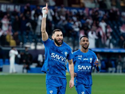 شاهد.. الهلال يفاقم محنة النجمة في ليلة تألّق كريم بنزيما