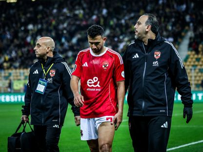 محمود حسن "تريزيغيه" لاعب الأهلي يتعرض لإصابة خلال لقاء شبيبة القبائل بدوري أبطال إفريقيا - 7 فبراير 2026 - x@alhly