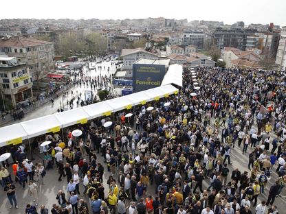 جماهير نادي فنربخشة في ملعب الفريق - 2 أبريل 2024 - X/@Fenerbahce