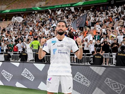 البلجيكي يانيك كاراسكو لاعب الشباب السعودي خلال مواجهة الإتحاد في الدوري السعودي - 27 أبريل 2024 - x/@@AlShababSaudiFC