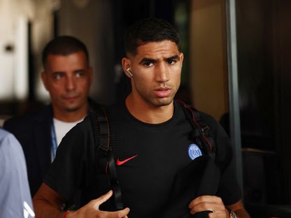 أشرف حكيمي نجم باريس سان جيرمان في طريقه لمواجهة نانت في الدوري الفرنسي - 17 أغسطس 2025 - Reuters