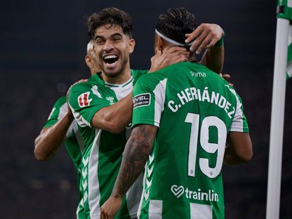 عبد الصمد الزلزولي لاعب ريال بيتيس خلال الفوز على ريال سوسيداد بالدوري الإسباني - 19 سبتمبر 2025 - x@RealBetis