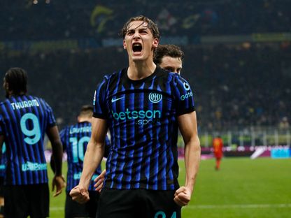 فرانشيسكو إيسبوسيتو لاعب إنتر ميلان يحتفل بهدفه أمام ليتشي في الدوري الإيطالي - 14 يناير 2026 - Reuters