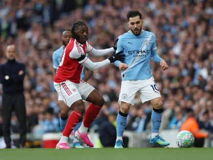 من القمة إلى الصدمة.. أشهر الانهيارات في تاريخ سباق لقب البريميرليغ