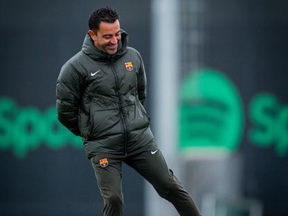 عملاق أوروبي يهدد مساعي الاتحاد في التعاقد مع المدرب تشافي