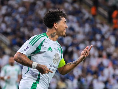روبيرتو فيرمينو مهاجم الأهلي يحتفل بتسجيل هدف في مرمى الهلال في نصف نهائي دوري أبطال آسيا للنخبة - 29 أبريل 2025 - Reuters