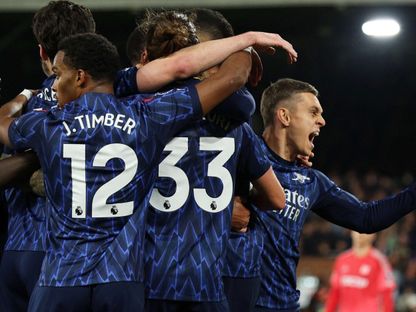 لياندرو تروسارد يحتفل بهدف تقدم أرسنال أمام فولهام في الدوري الإنجليزي الممتاز - 18 أكتوبر 2025 - Reuters