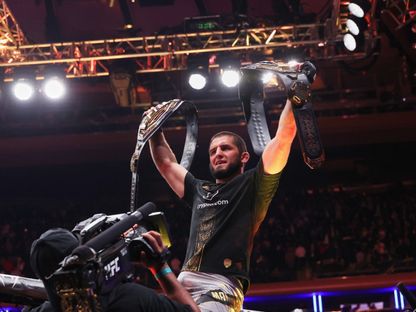 إسلام ماخاشيف بعد انتصاره وفوزه باللقب - 15 نوفمبر 2025 - IMAGN IMAGES via Reuters Connect