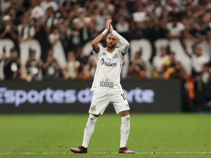 نيمار خلال مباراة بين سانتوس وكورينثيانز – 12 فبراير 2025 - Reuters