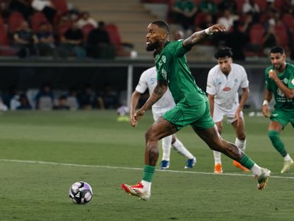 إيفان توني يسدد ركلة جزاء خلال مباراة الأهلي والفتح بالدوري السعودي - 6 مايو 2026 - X/ALAHLI_FC