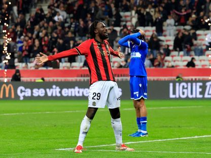 إيفان غيساند يحتفل بهدفه في مرمى أوكسير بالدوري الفرنسي - 14 مارس 2025 - Reuters