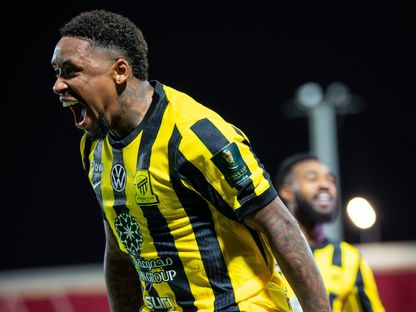 احتفال ستيفن بيرغوين مهاجم الاتحاد بتسجيل هدف في مرمى الخلود بنصف نهائي كأس الملك - 18 مارس 2026 - X/@KingCupSA