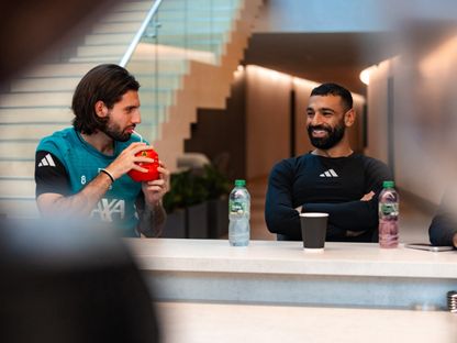 محمد صلاح مع دومينيك سوبوسلاي خلال فترة راحة في ليفربول - 3 نوفمبر 2025 - X/@LFC