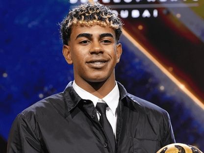 لامين يامال لاعب برشلونة في حفل توزيع جوائز غلوب سوكر - 28 ديسمبر 2025 - X/@Globe_Soccer