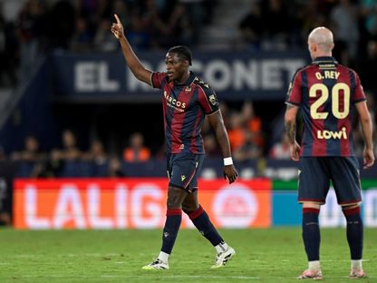 كارل إيتا إيونغ مهاجم ليفانتي يحتفل بالتسجيل ضد ريال مدريد - 23 سبتمبر 2025 - Reuters