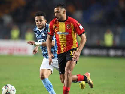 يوسف بلايلي نجم الترجي الرياضي يقود هجمة في مباراة بيراميدز المصري بدوري أبطال إفريقيا - 14 ديسمبر 2024 - X/@CAFCLCC_ar