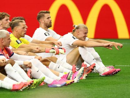لاعبو النرويج يحتفلون بأسلوبهم المعتاد بعد الفوز على كوت ديفوار في كأس العالم - 30 يونيو 2026 - Reuters