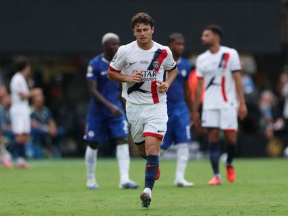 جواو نيفيز لاعب باريس سان جيرمان أثناء خروجه بعد طرده أمام تشيلسي في نهائي كأس العالم للأندية - 10 أغسطس 2025 - Reuters