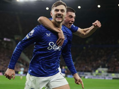 كيرنان ديوسبري هال يحتفل بهدفه مع إيفرتون أمام بيرنلي في الدوري الإنجليزي - 3 مارس 2026 - Reuters