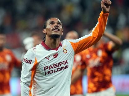 ليروي ساني مهاجم غلطة سراي يحتفل بهدفه في مرمى قيصرة سبور في الدوري التركي - 24 أغسطس 2025 - X/@GalatasaraySK