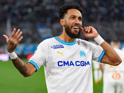 بيير أوباميانغ مهاجم أولمبيك مارسيليا يحتفل بتسجيل هدف في مرمى لانس بالدوري الفرنسي- 28 أبريل 2024 - X/@OM_Arab