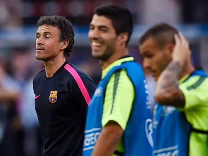 مدرب برشلونة تالسابق لويس إنريكي وإلى جواره المهاجم لويس سواريز قبل نهائي دوري أبطال أوروبا ضد يوفنتوس - 5 يونيو 2015 - REUTERS