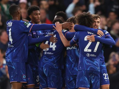 لاعبو تشيلسي يحتفلون بتسجيل هدف في مرمى ديورغاردن السويدي بدوري المؤتمر الأوروبي - 8 أبريل 2025 - Reuters