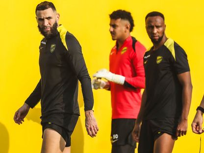 كريم بنزيما وحسن كادش في تدريبات الاتحاد قبل مواجهة الخلود بدوري روشن - 9 يناير 2026 - X@ittihad