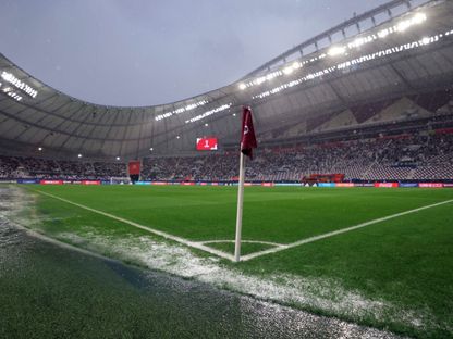 ملعب خليفة الدولي بعد توقف اللعب بين الإمارات والسعودية في كأس العرب بسبب الأمطار - 18 ديسمبر 2025 - Reuters