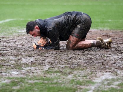 لقطة قبل انطلاق مباراة غريمبسبي تاون وولفرهامبتون في كأس الاتحاد الإنجليزي - 15 فبراير 2026 - Reuters
