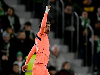 لامين يامال يحتفل بهدفه في مباراة إلتشي وبرشلونة بالدوري الإسباني - 31 يناير 2026 - Reuters